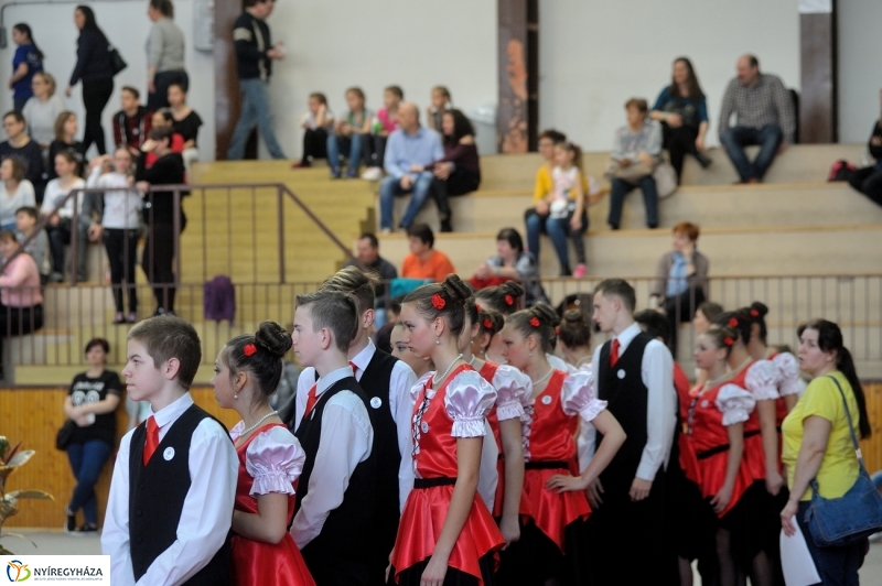 Táncverseny a Bem iskolában II - fotó Szarka Lajos