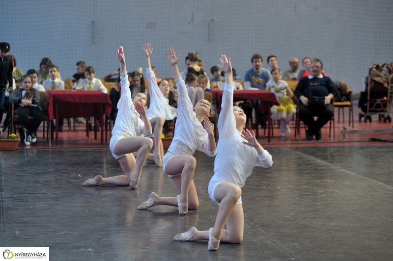 Táncverseny a Bem iskolában II - fotó Szarka Lajos