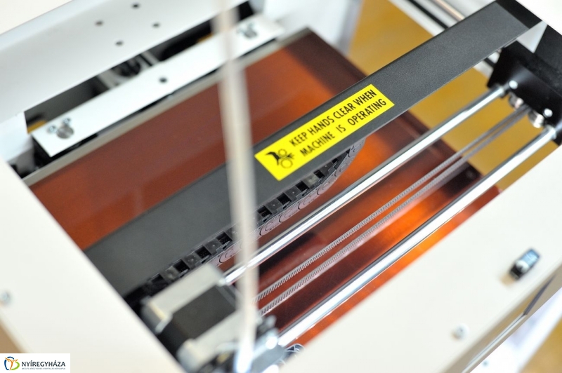 3D nyomtató a Krúdyban - fotó Szarka Lajos