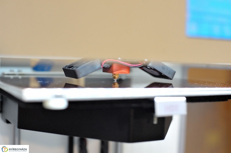 3D nyomtató a Krúdyban - fotó Szarka Lajos