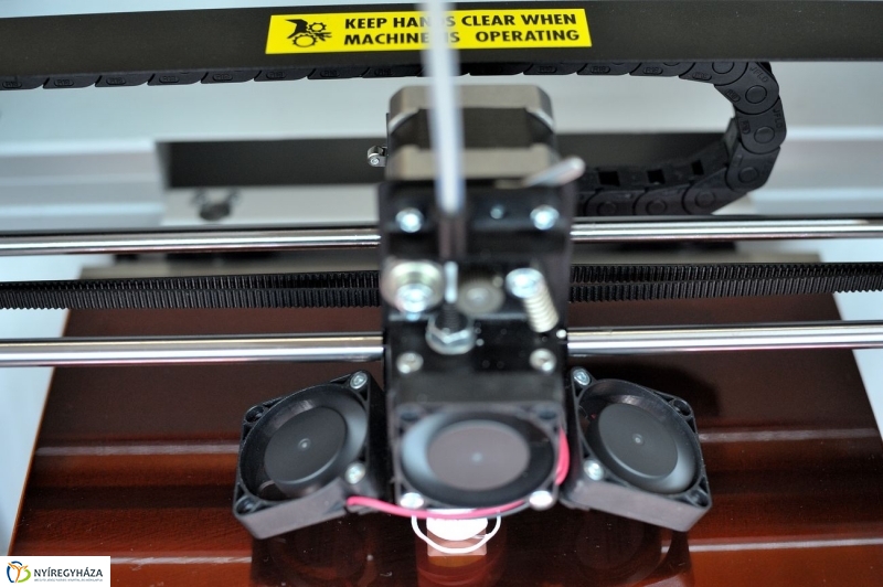 3D nyomtató a Krúdyban - fotó Szarka Lajos