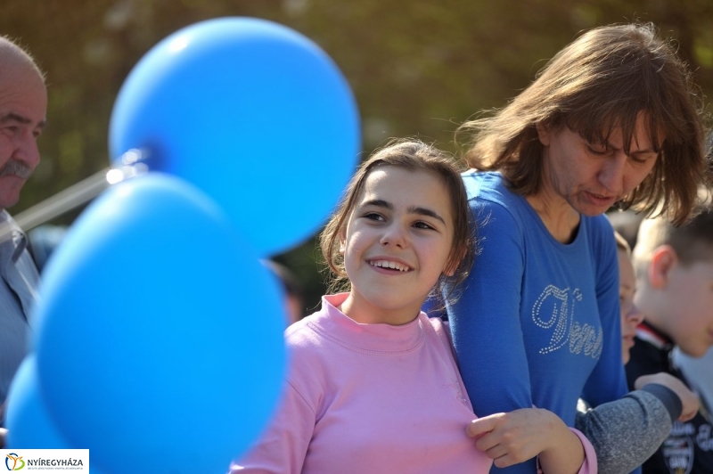 Az Autizmus Világnapja - fotó Szarka Lajos