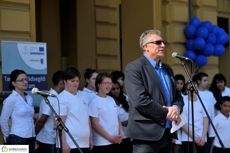 Az Autizmus Világnapja - fotó Szarka Lajos