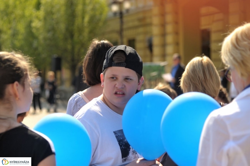 Az Autizmus Világnapja - fotó Szarka Lajos