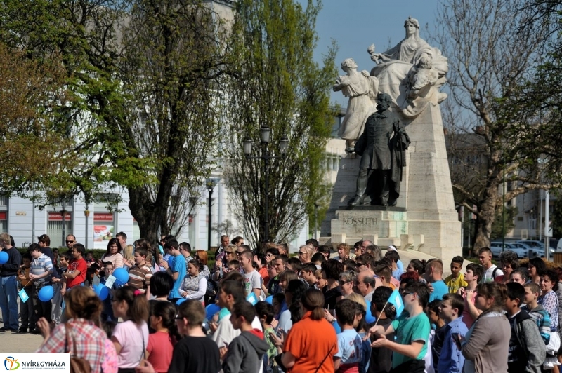 Az Autizmus Világnapja - fotó Szarka Lajos