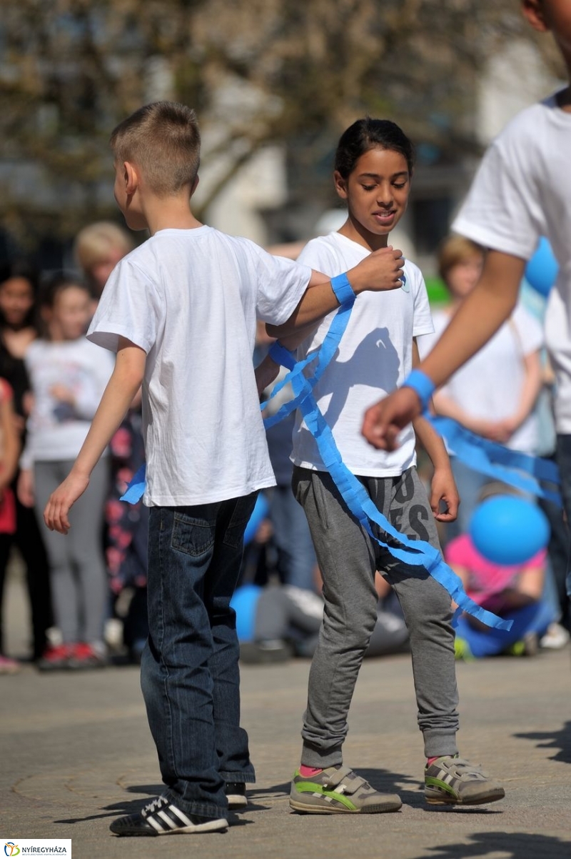 Az Autizmus Világnapja - fotó Szarka Lajos