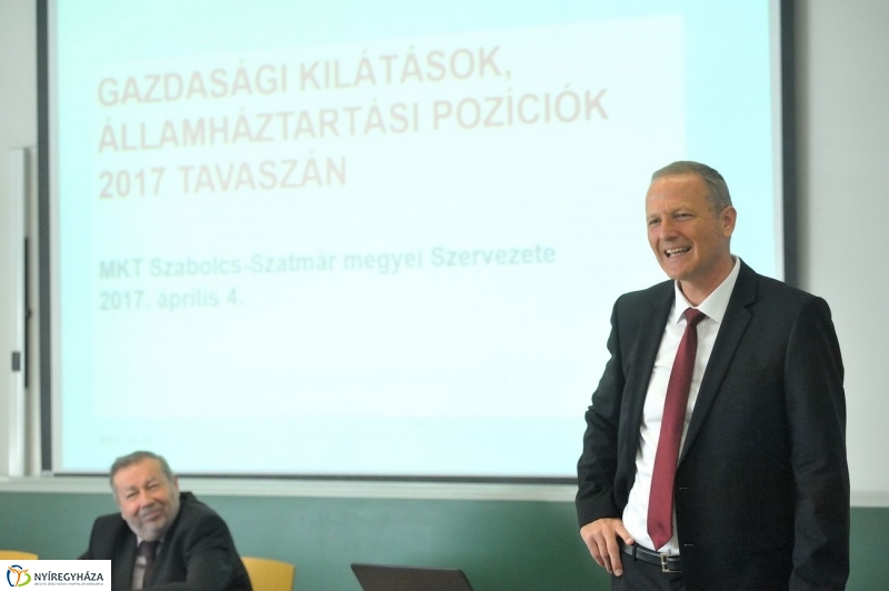 Ülésezett a Közgazdasági Társaság - fotó Szarka Lajos