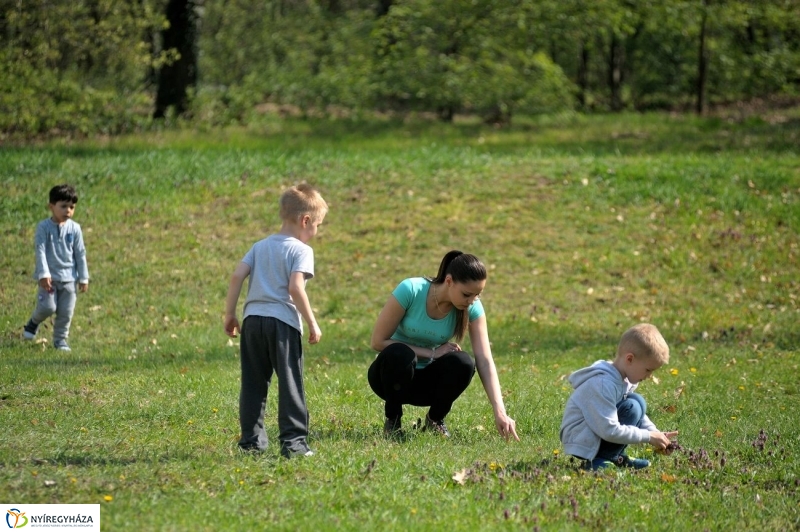 Tavaszi délelőtt a Katica csoporttal - fotó Szarka Lajos