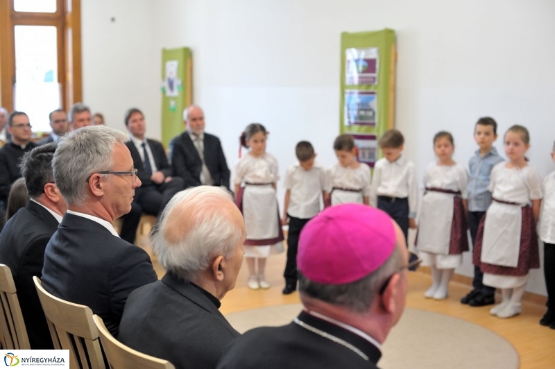 Katolikus óvoda alapkő letétele -fotó Szarka Lajos