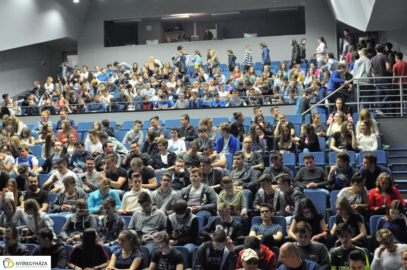 Üzenet a biztonságért - fotó Szarka Lajos