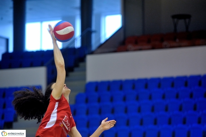 Fatum Nyíregyháza - Vasas női röplabda - fotó Szarka Lajos