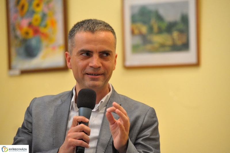 Ha mikrofon kerül a kezedbe - fotó Szarka Lajos