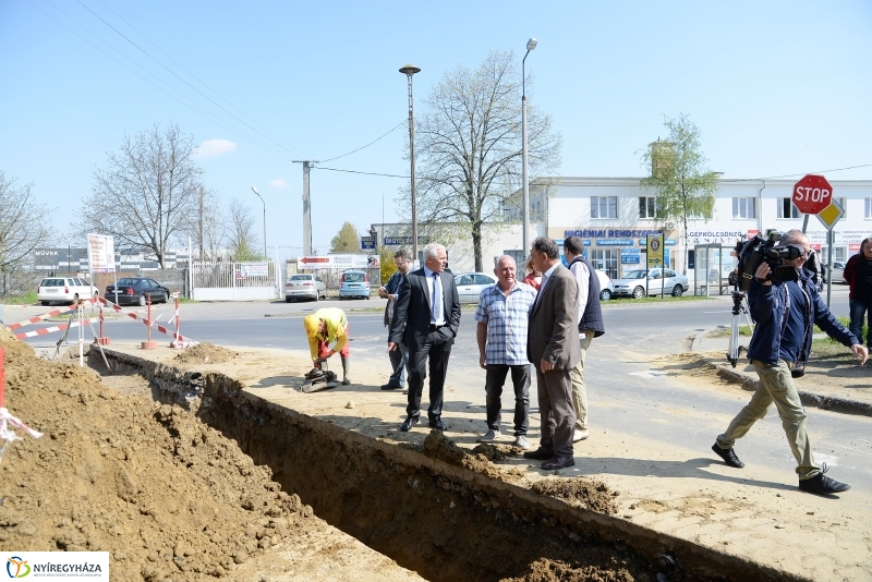 Megkezdődtek a munkálatok a Lujza utcán