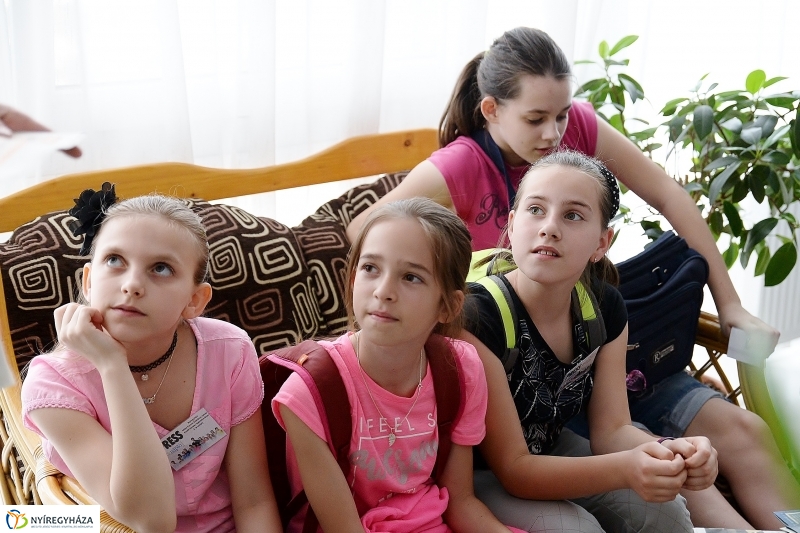 A Petőfisek a Napló szerkesztőségében jártak