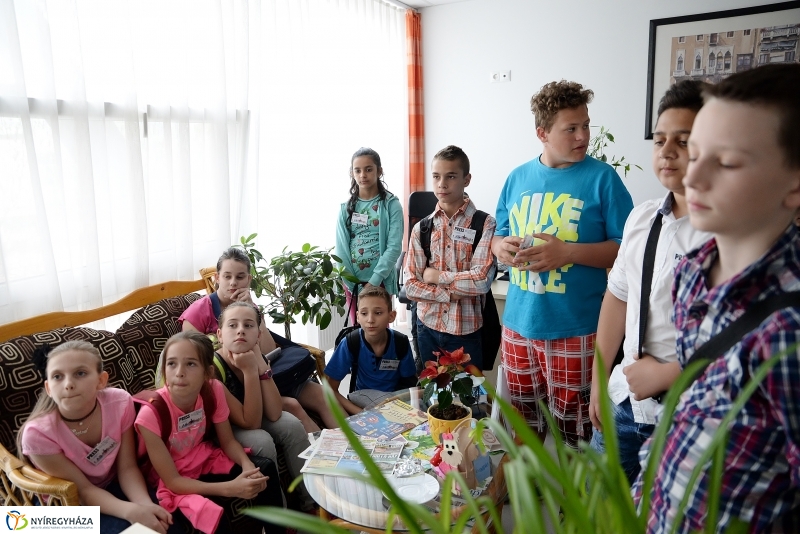 A Petőfisek a Napló szerkesztőségében jártak