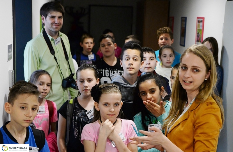 A Petőfisek a Napló szerkesztőségében jártak