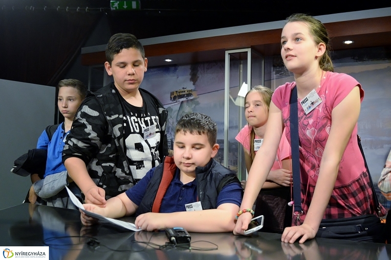 A Petőfisek a Napló szerkesztőségében jártak