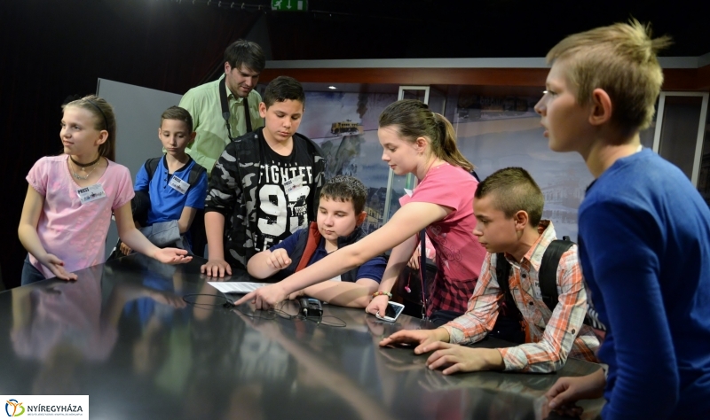 A Petőfisek a Napló szerkesztőségében jártak