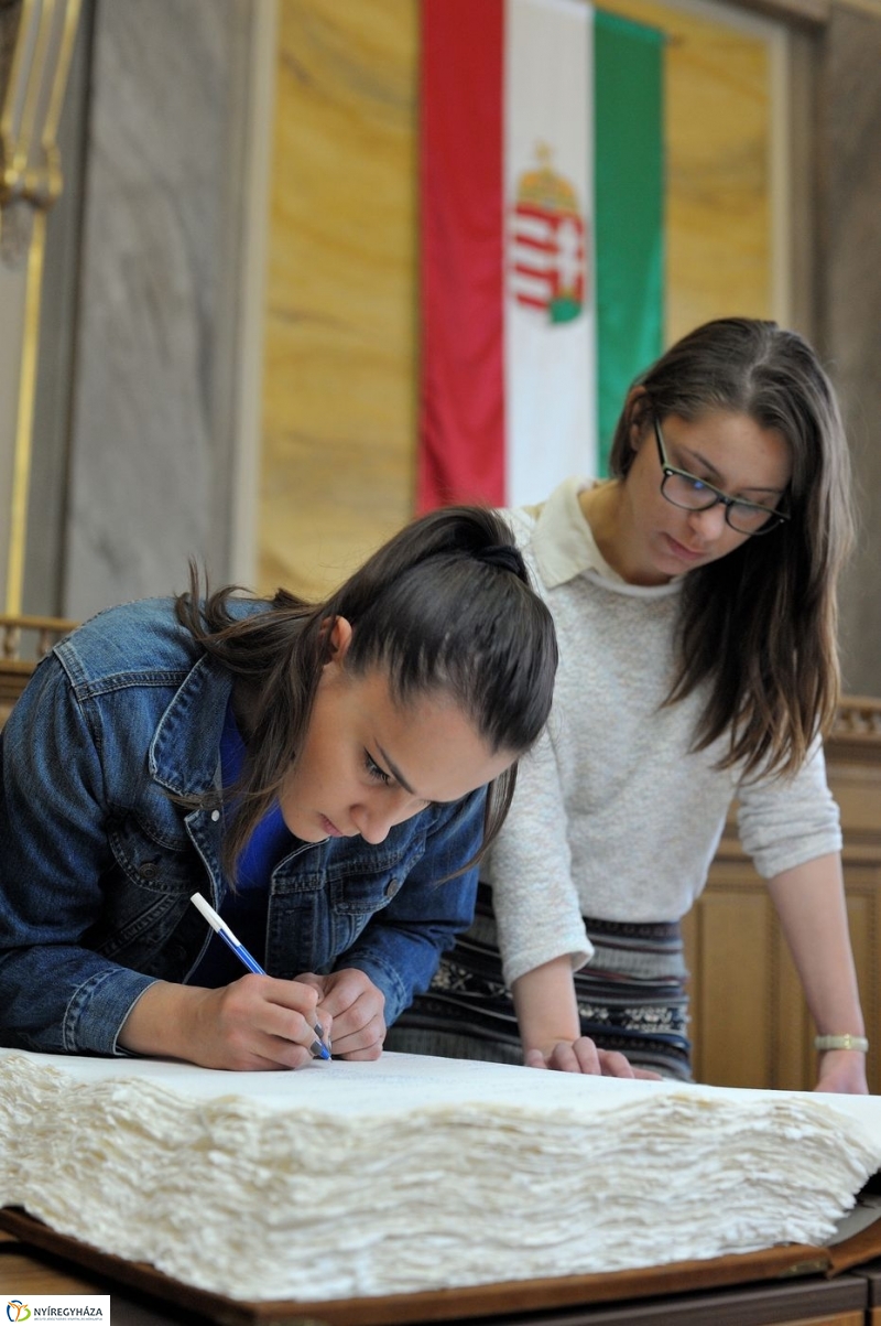 Ballagók Kapcsos Könyve 2017 - fotó Szarka Lajos