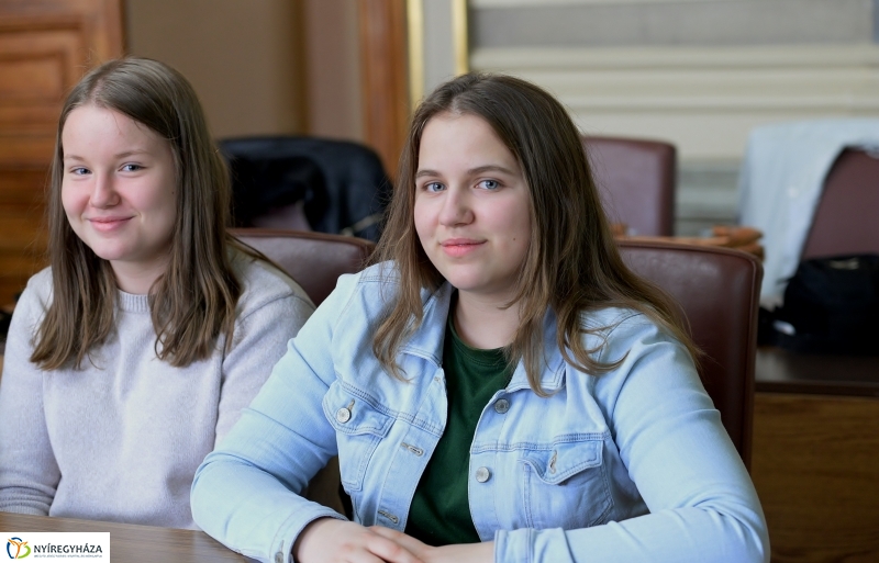 Lengyel diákok a Városházán