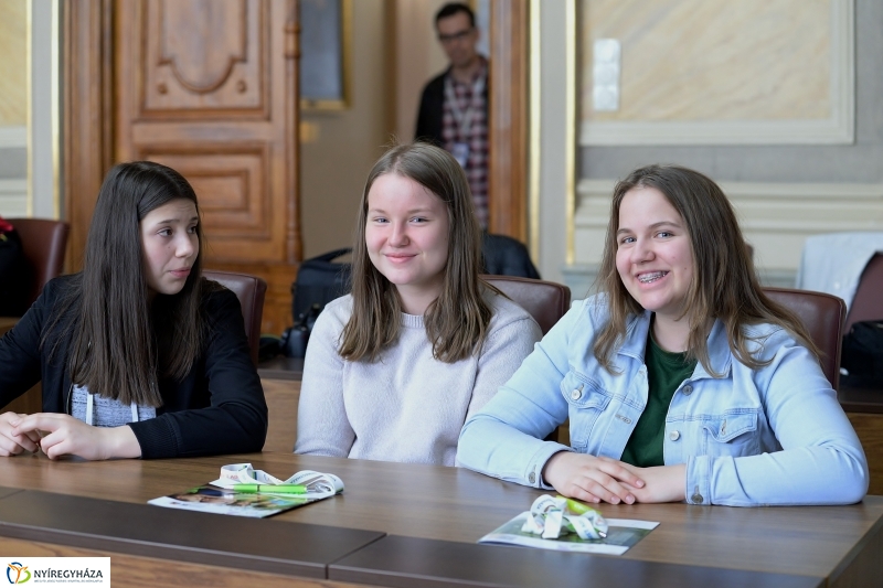 Lengyel diákok a Városházán