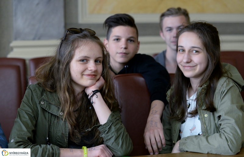 Lengyel diákok a Városházán