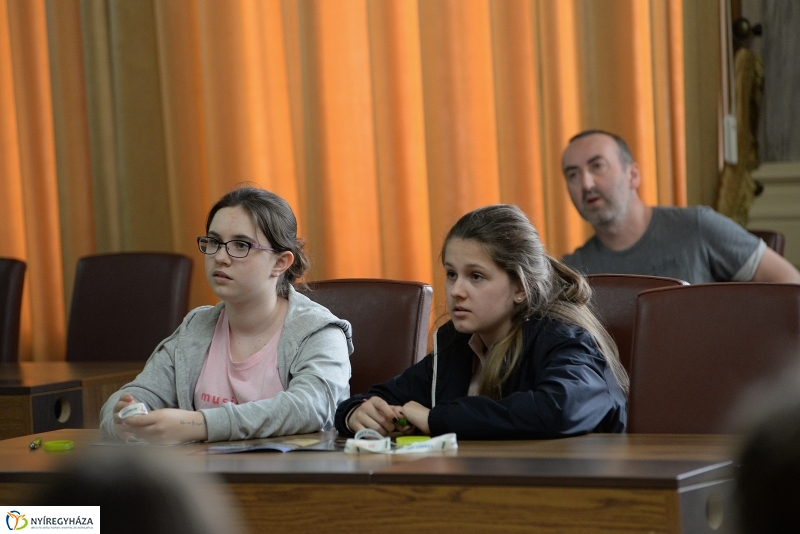 Lengyel diákok a Városházán