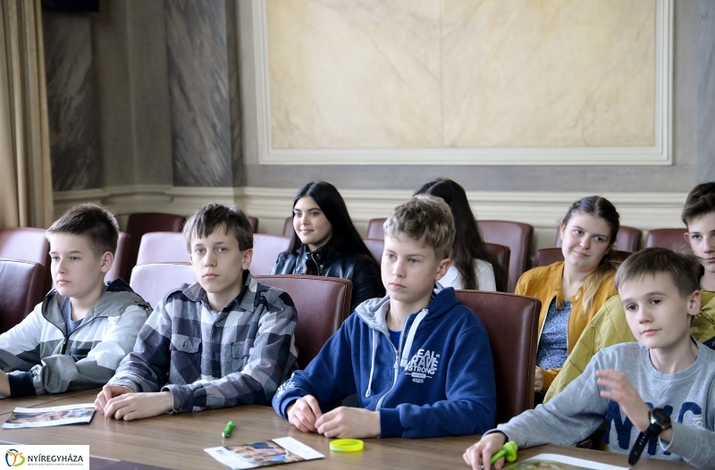 Lengyel diákok a Városházán