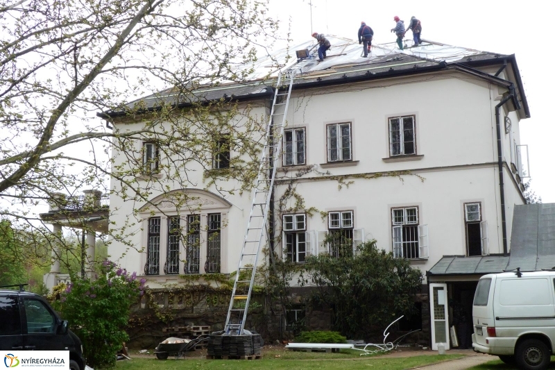 Helyszíni bejárás a Bencs Villánál - fotó Szarka Lajos