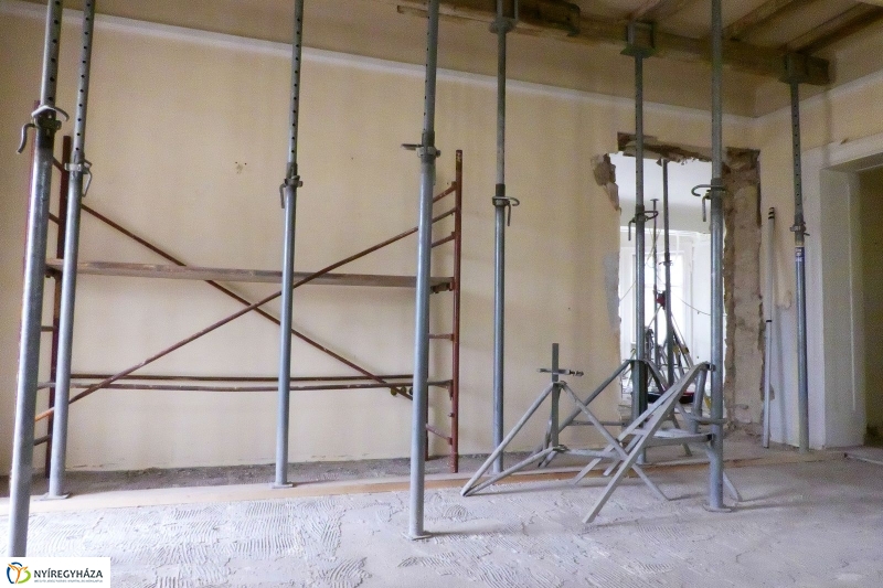 Helyszíni bejárás a Bencs Villánál - fotó Szarka Lajos