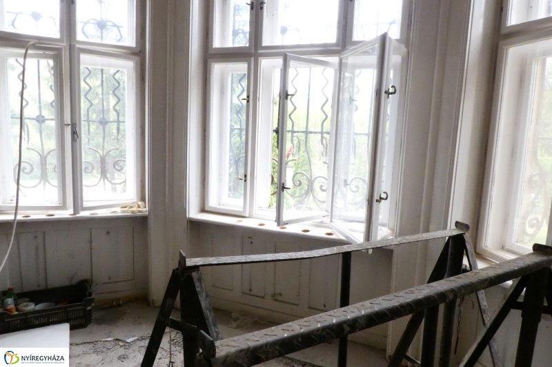 Helyszíni bejárás a Bencs Villánál - fotó Szarka Lajos