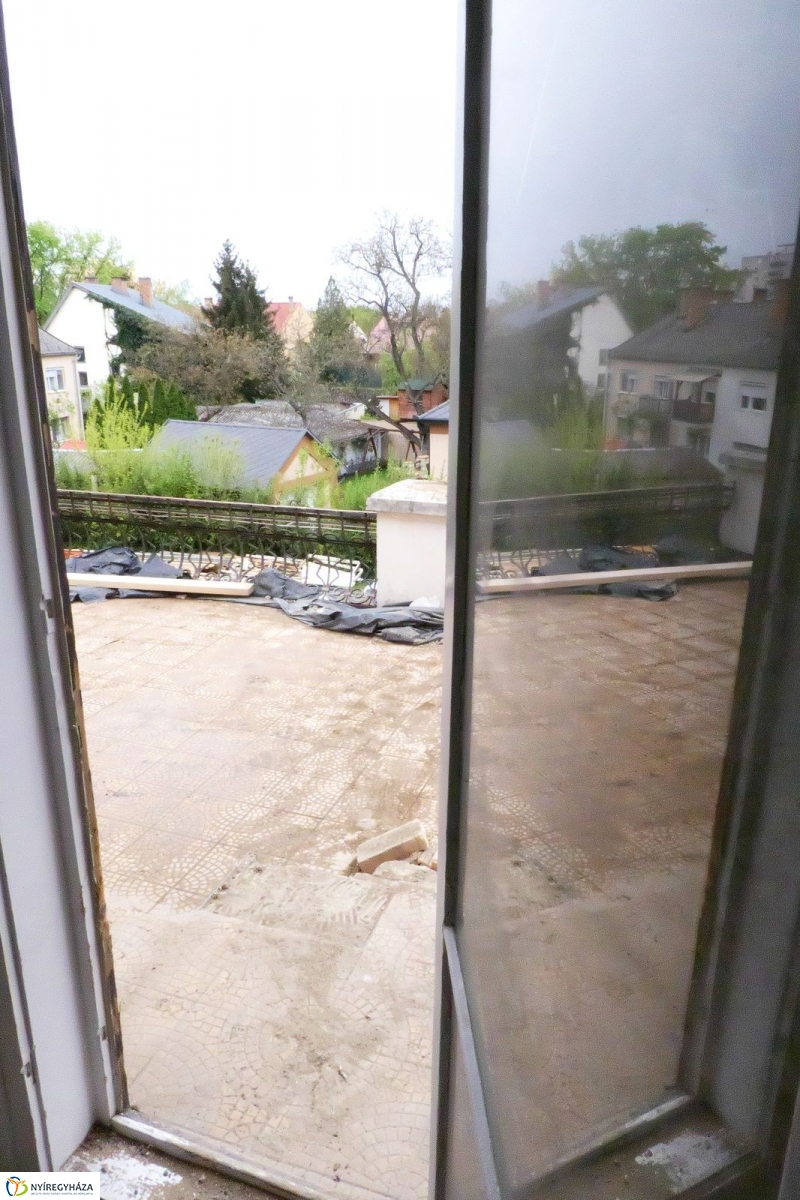 Helyszíni bejárás a Bencs Villánál - fotó Szarka Lajos