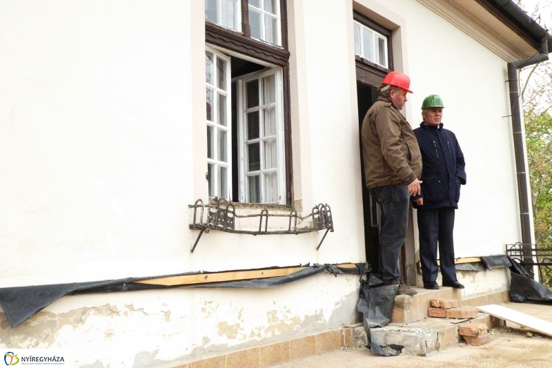 Helyszíni bejárás a Bencs Villánál - fotó Szarka Lajos