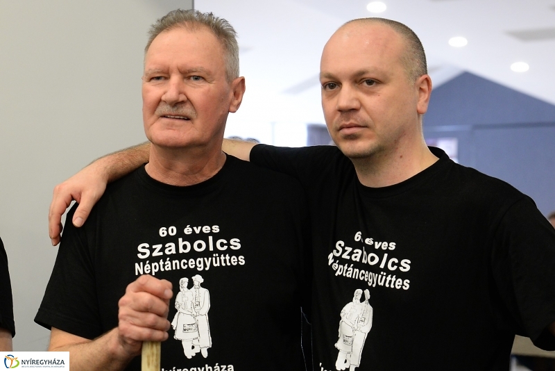 A 60 éves jubileumi gálára próbál a Szabolcs Táncegyüttes