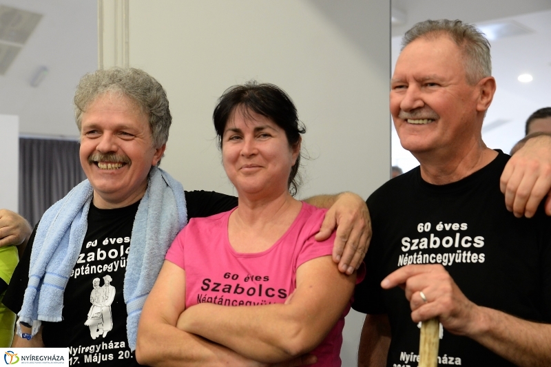 A 60 éves jubileumi gálára próbál a Szabolcs Táncegyüttes