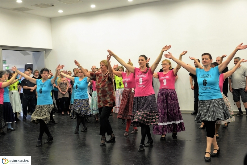 A 60 éves jubileumi gálára próbál a Szabolcs Táncegyüttes