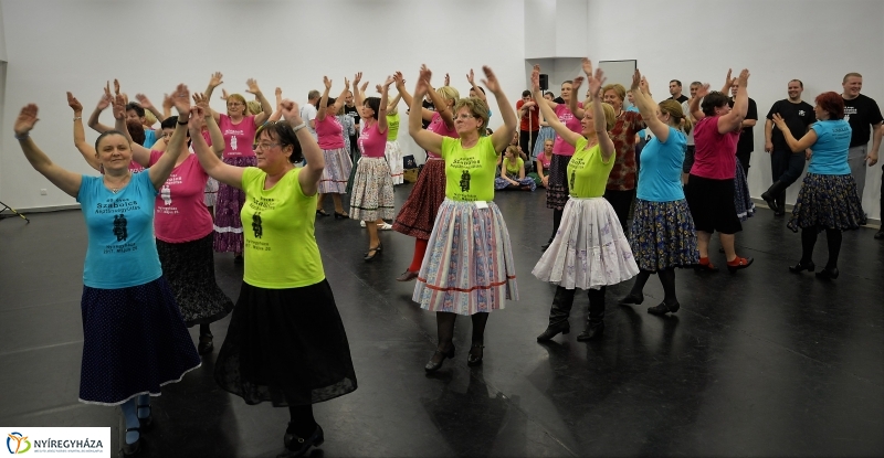 A 60 éves jubileumi gálára próbál a Szabolcs Táncegyüttes