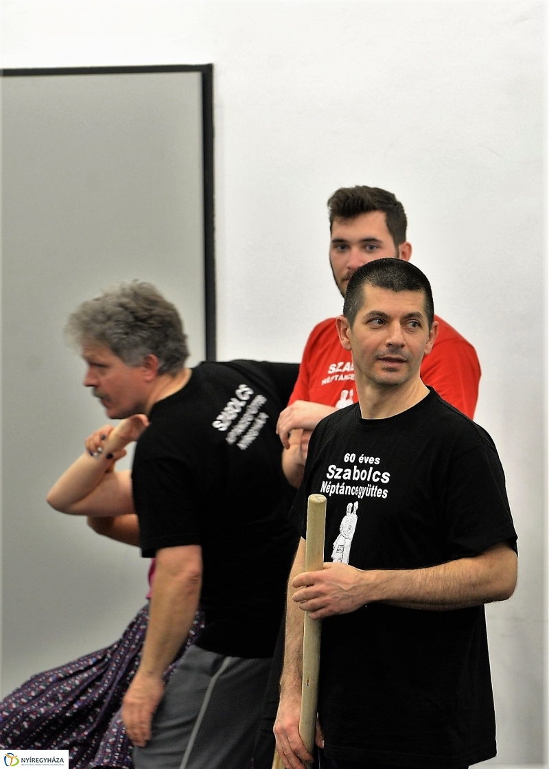 A 60 éves jubileumi gálára próbál a Szabolcs Táncegyüttes