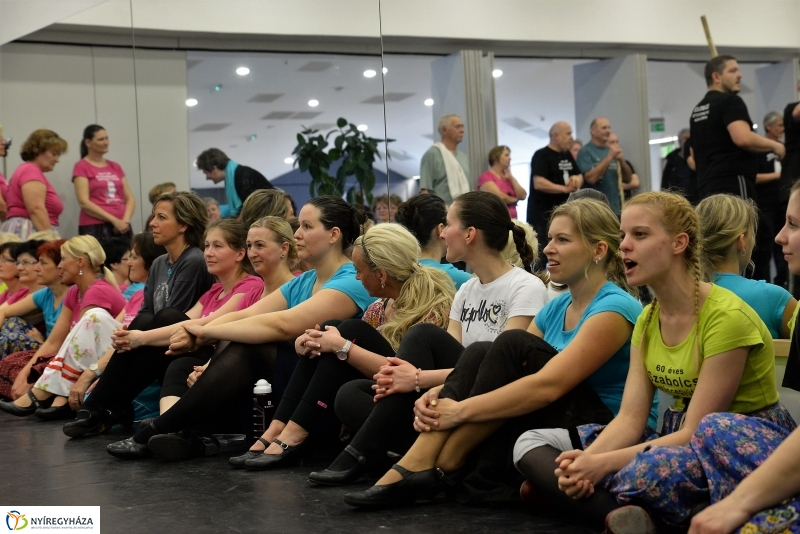 A 60 éves jubileumi gálára próbál a Szabolcs Táncegyüttes