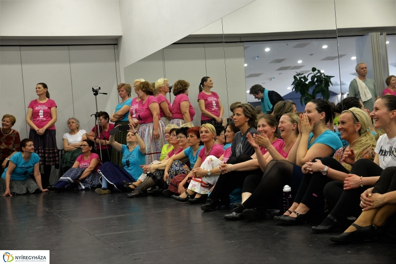 A 60 éves jubileumi gálára próbál a Szabolcs Táncegyüttes