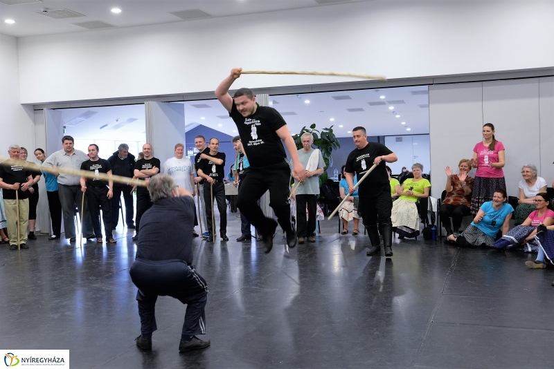 A 60 éves jubileumi gálára próbál a Szabolcs Táncegyüttes