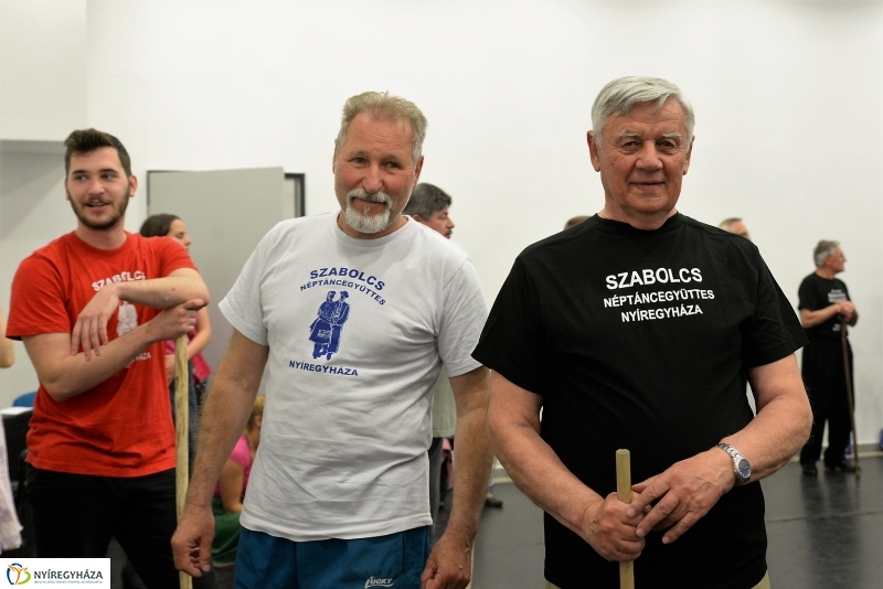 A 60 éves jubileumi gálára próbál a Szabolcs Táncegyüttes