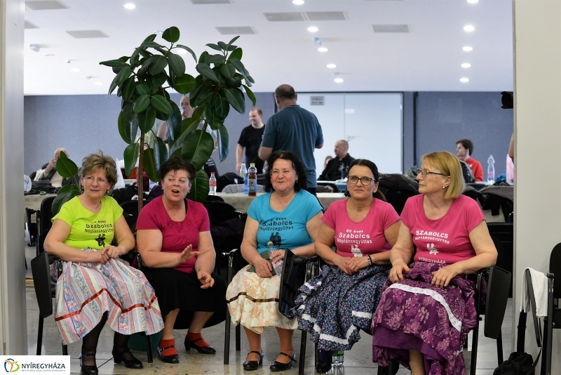 A 60 éves jubileumi gálára próbál a Szabolcs Táncegyüttes