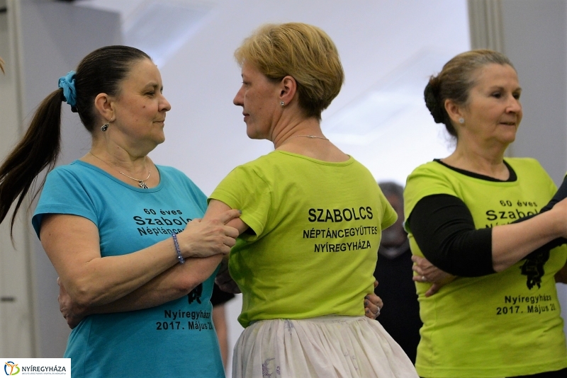 A 60 éves jubileumi gálára próbál a Szabolcs Táncegyüttes