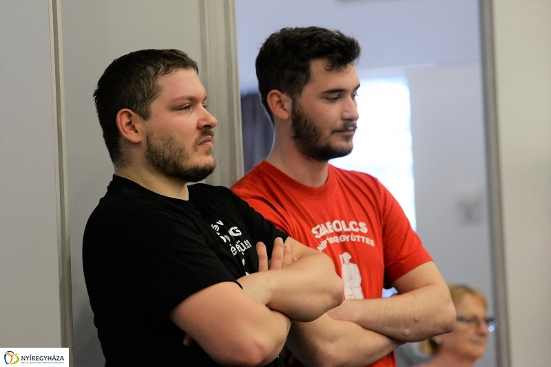 A 60 éves jubileumi gálára próbál a Szabolcs Táncegyüttes