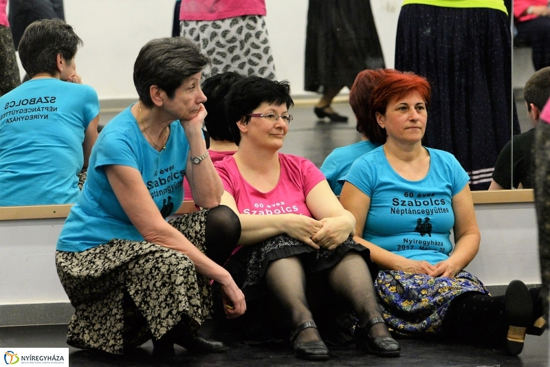 A 60 éves jubileumi gálára próbál a Szabolcs Táncegyüttes