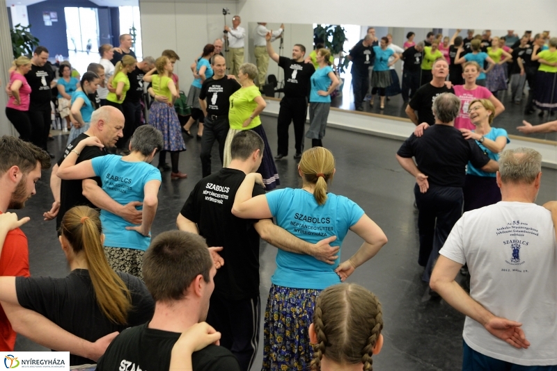 A 60 éves jubileumi gálára próbál a Szabolcs Táncegyüttes