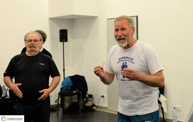 A 60 éves jubileumi gálára próbál a Szabolcs Táncegyüttes