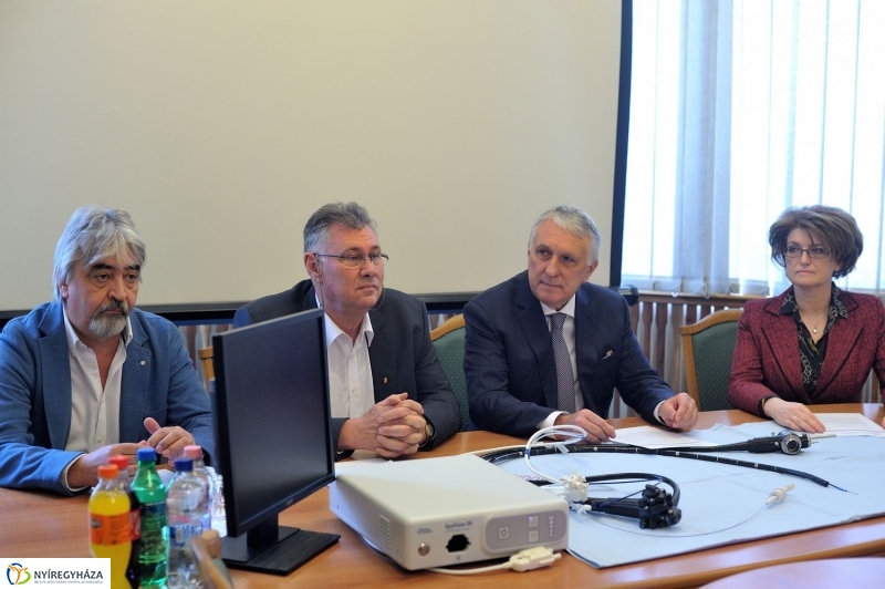 Diagnosztikai adomány a kórháznak - fotó Szarka Lajos