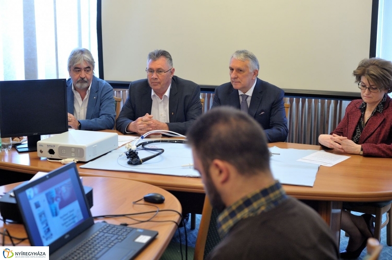 Diagnosztikai adomány a kórháznak - fotó Szarka Lajos